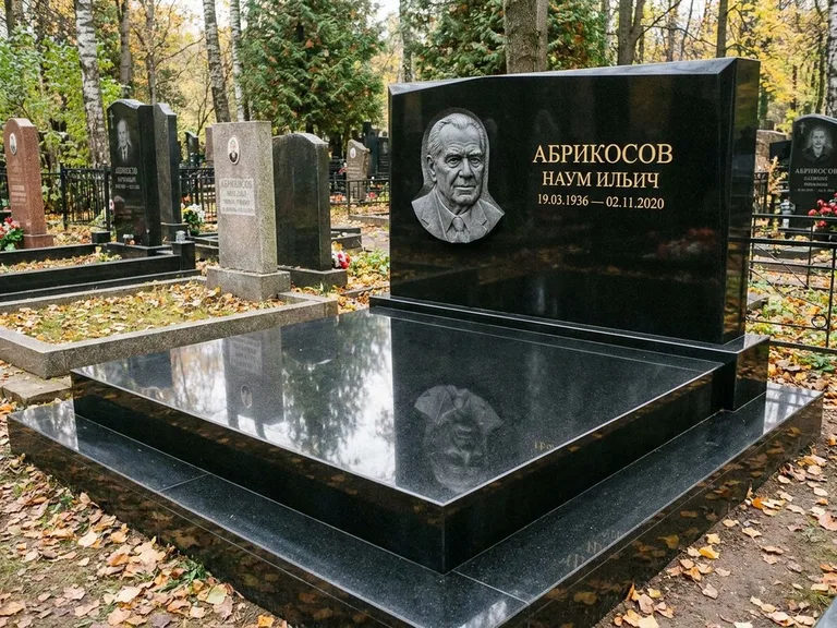 Памятник с барельефом — выполненная работа 37 в Альметьевске
