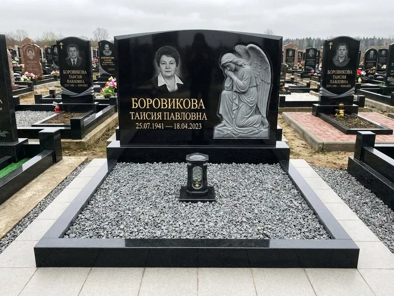 Памятник с барельефом — выполненная работа 38 в Альметьевске