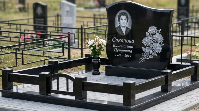Памятник с гравировкой хризантем — выполненная работа «Соколова» в Альметьевске