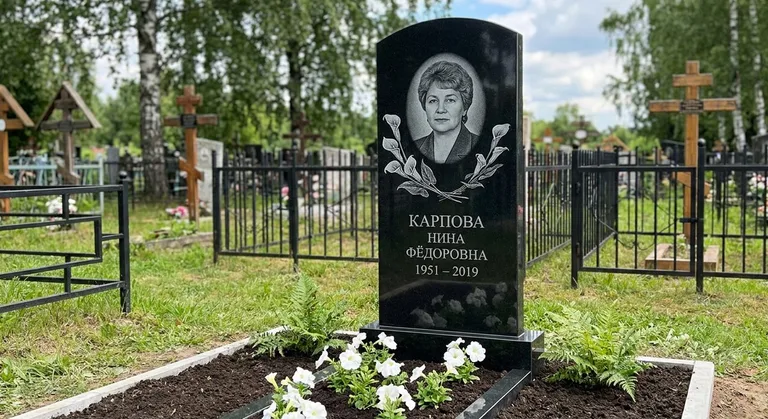 Памятник с гравировкой калл — выполненная работа «Карпова» в Альметьевске