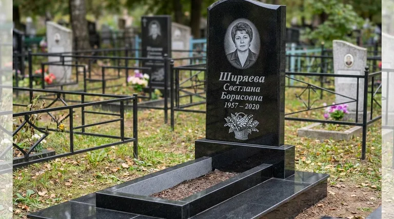 Памятник с гравировкой ландышей — выполненная работа «Ширяева» в Альметьевске