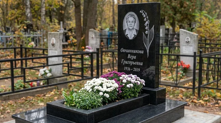 Памятник с гравировкой ландышей — выполненная работа «Овчинникова» в Альметьевске