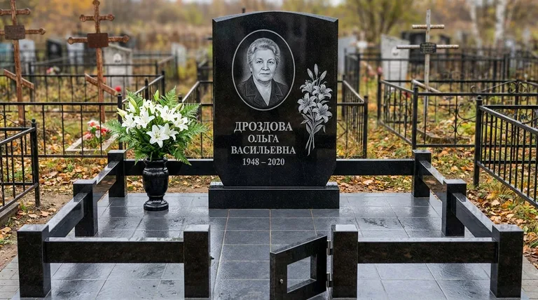 Памятник с гравировкой лилий — выполненная работа «Дроздова» в Альметьевске