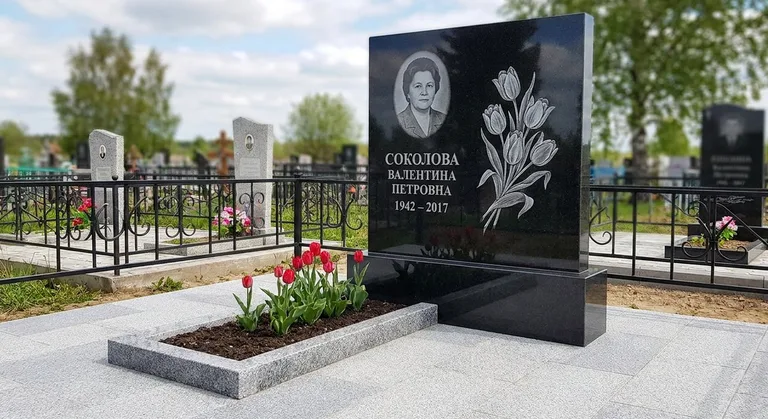 Памятник с гравировкой тюльпанов — выполненная работа «Соколова» в Альметьевске