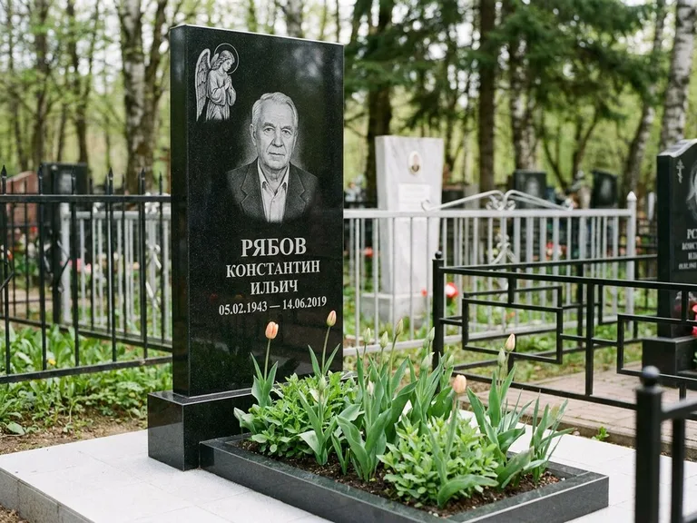 Памятник с гравировкой ангела — гравировка ангела с крестом рядом с эпитафией, работа «Фаддеев» в Альметьевске