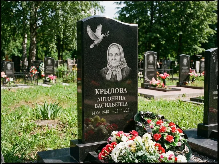 Памятник с гравировкой голубей — гравировка голубей, работа «Крылова» в Альметьевске