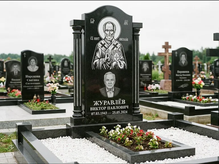 Памятник с гравировкой иконы — икона в резном киоте, работа «Верещагина» в Альметьевске