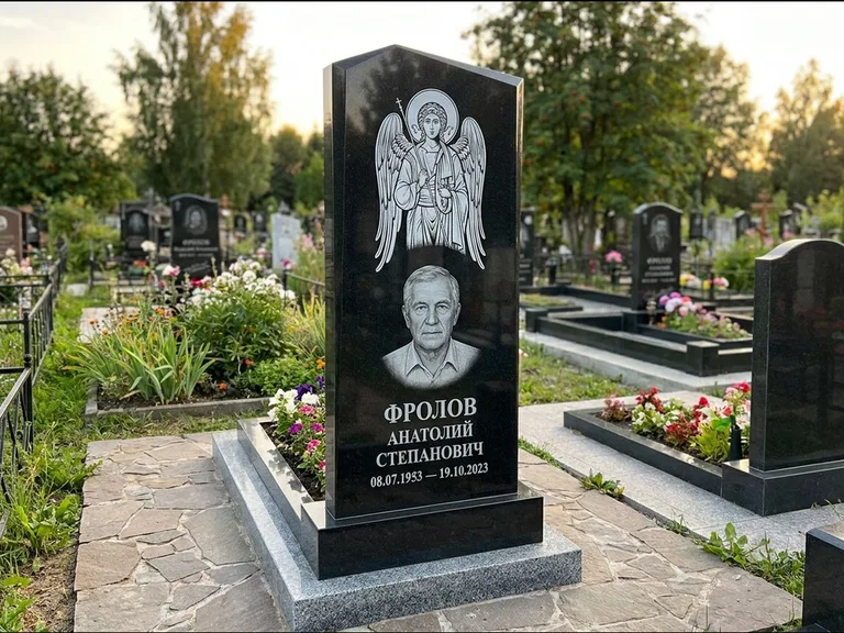 Памятник с гравировкой иконы — Владимирская икона Божией Матери с Младенцем, работа «Мельникова» в Альметьевске