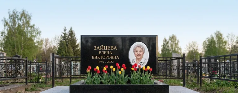 Памятник с художественной гравировкой, Примеры гранитных и мраморных памятников работы мастерской «Мастер Каменев»