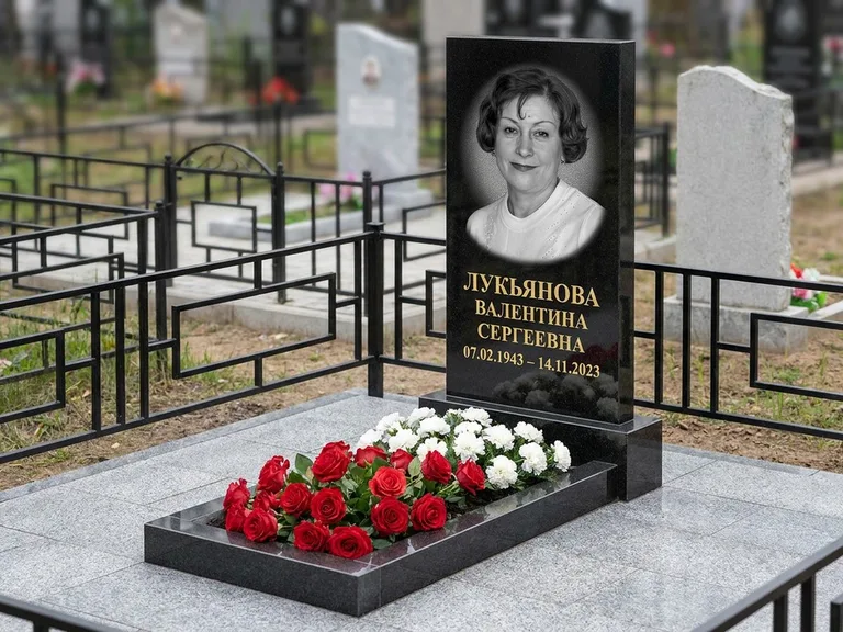 Портрет на памятнике в Альметьевске — Ч/б портрет → гравировка на стандартном комплексе